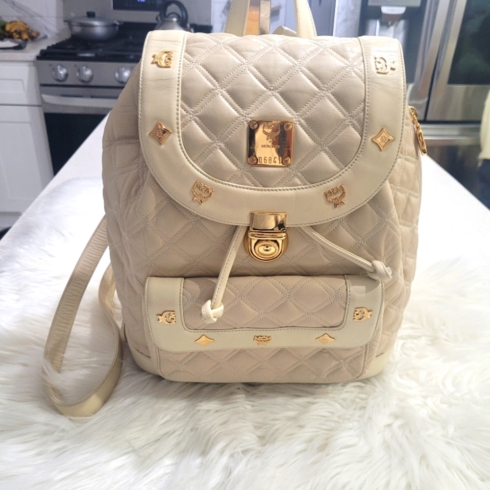 💛🔹️MCM🔹️ "RARE" QUILTED BEIGE  BACKPACK IN EUC - Picture 3 of 12